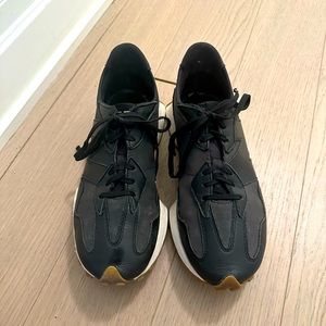 New Balance 327 Sneakers W9.5/EU41